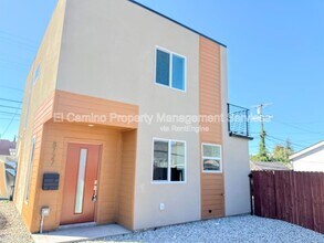 8727 Dalton Ave in Los Angeles, CA - Building Photo - Building Photo