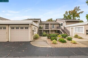 975 Terra California Dr in Walnut Creek, CA - Building Photo