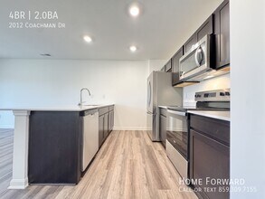 2012 Coachman Dr in Richmond, KY - Foto de edificio - Building Photo