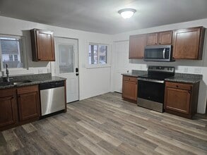 229 Buckingham St in Newark, OH - Building Photo - Building Photo