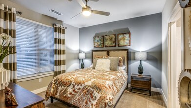 3090 Outlet Pkwy in Grand Prairie, TX - Foto de edificio - Building Photo