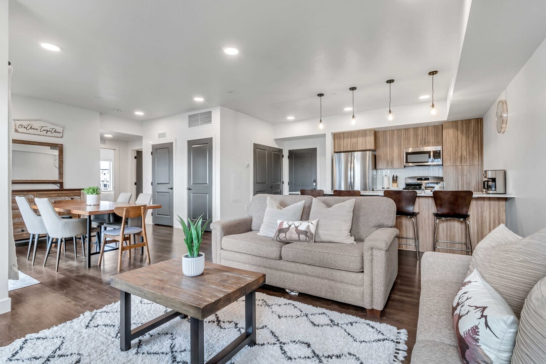 6523 Serviceberry Dr in Park City, UT - Building Photo