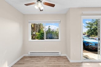 Royal Pines in Beaverton, OR - Building Photo - Building Photo