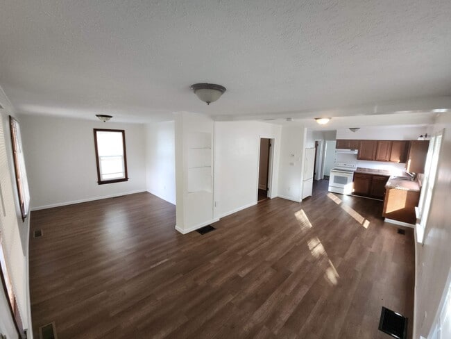 1402 Lynn St in Huntington, WV - Building Photo - Building Photo