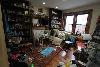 2016 Massachusetts Ave, Unit 2 in Cambridge, MA - Foto de edificio - Building Photo