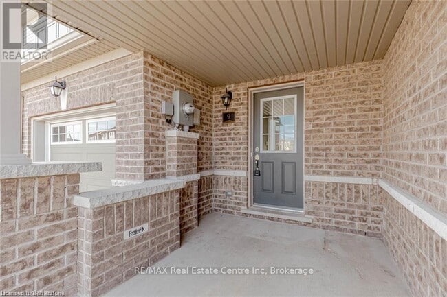 570 Linden Dr in Cambridge, ON - Building Photo - Building Photo