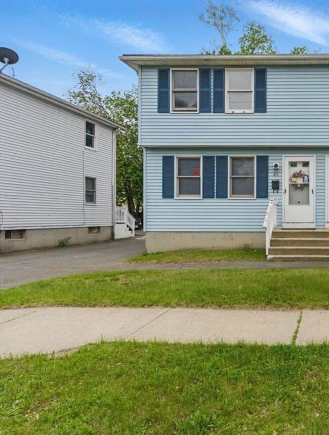 82 Cherrelyn St, Unit 84 in Springfield, MA - Foto de edificio - Building Photo