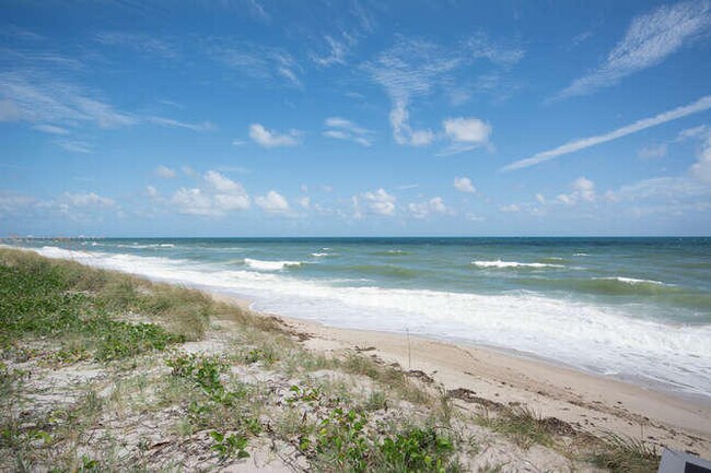 3250 S Ocean Blvd in Palm Beach, FL - Building Photo - Building Photo