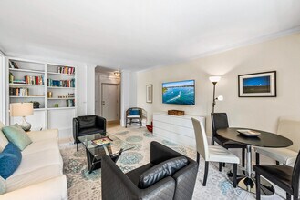 455 Worth Ave in Palm Beach, FL - Building Photo - Building Photo