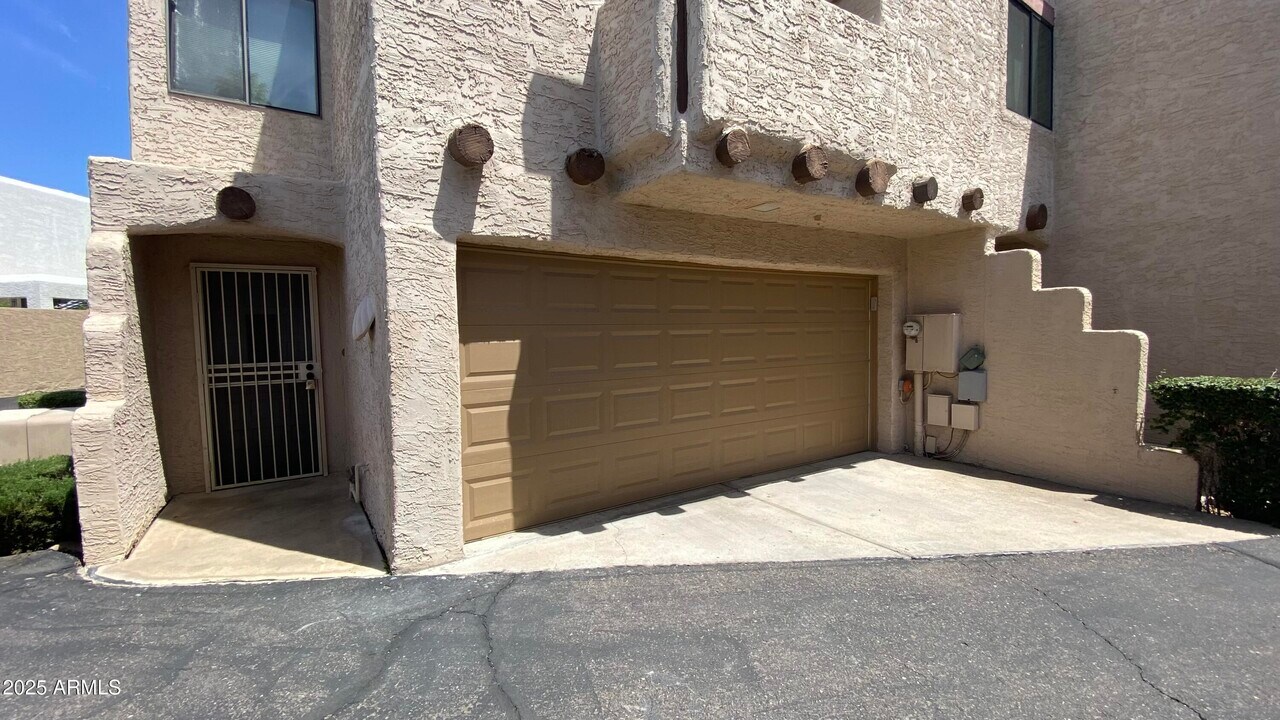 130 W Maryland Ave in Phoenix, AZ - Building Photo