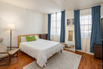 357 Varick St in Jersey City, NJ - Building Photo - Building Photo