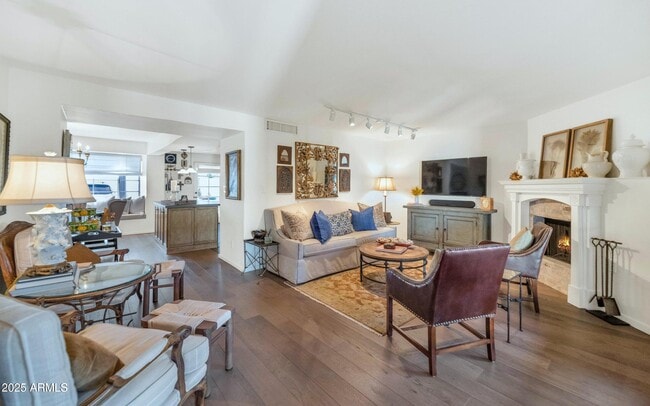 property at 5101 N Casa Blanca Dr