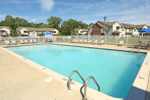 Arbors at Georgetown in Lansing, MI - Building Photo