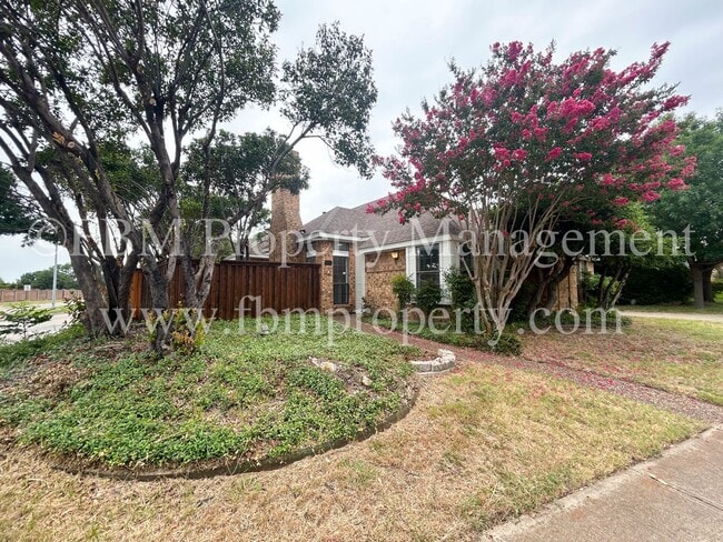 property at 806 Cresside Ln