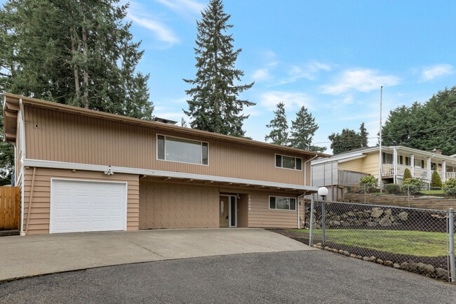 property at 16049 SE 131st St