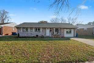 946 N Westedge Dr in Tipp City, OH - Building Photo