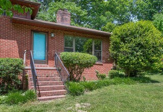 7630 Whittington Dr in Richmond, VA - Foto de edificio - Building Photo