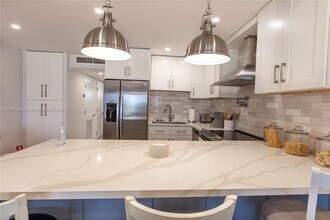 300 Oregon St in Hollywood, FL - Building Photo - Building Photo