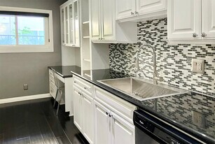 1203 N Sweetzer Ave, Unit 118 in West Hollywood, CA - Building Photo