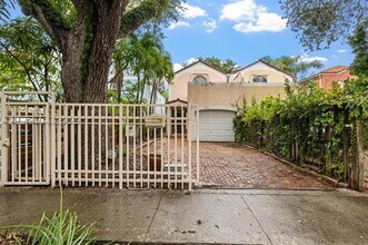 3049 Mary St in Miami, FL - Building Photo - Building Photo