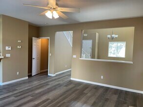 157 Maidenhair St in Pittsburg, CA - Foto de edificio - Building Photo