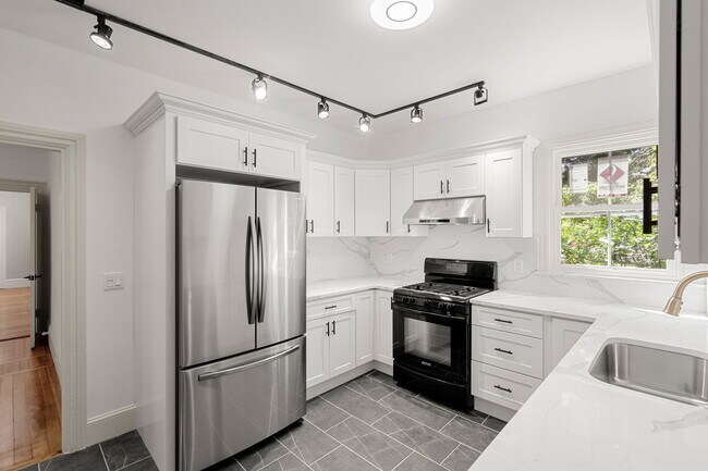 107 Ellery St in Cambridge, MA - Building Photo - Building Photo