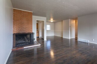 614 W Ramona Ave in Colorado Springs, CO - Building Photo - Building Photo
