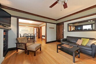 3725 N Bernard St in Chicago, IL - Building Photo - Building Photo