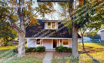 348 Broadway St in Irvine, KY - Building Photo