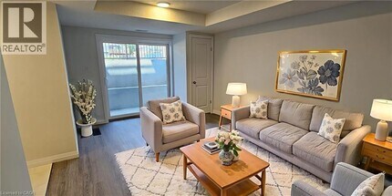 410 Northfield Dr W in Waterloo, ON - Building Photo - Building Photo