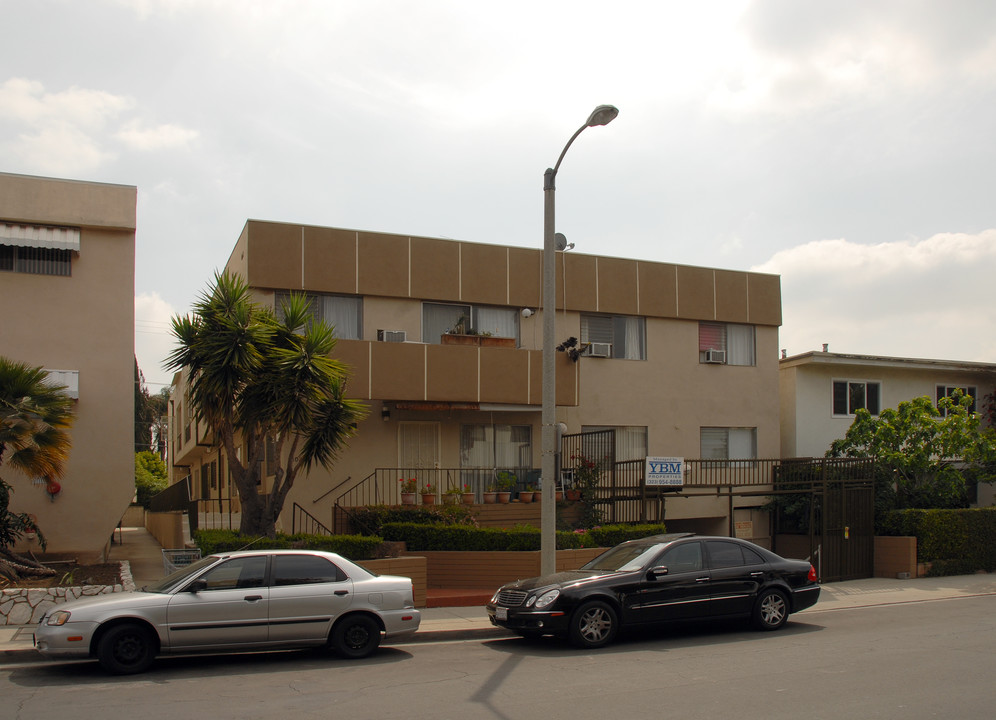 1026 Genessee Ave in West Hollywood, CA - Foto de edificio