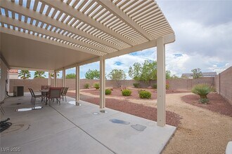 5917 Gentle Creek Ln in North Las Vegas, NV - Building Photo - Building Photo