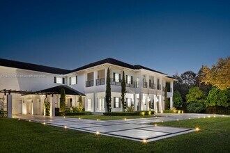 8551 SW 102nd St in Miami, FL - Building Photo - Building Photo