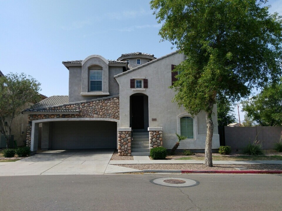 5335 Burton Dr in Phoenix, AZ - Building Photo