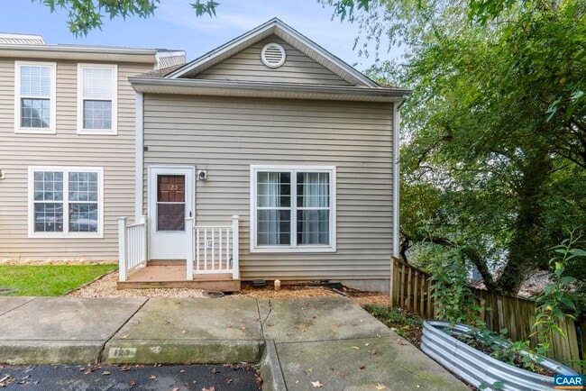property at 123 Danbury Ct