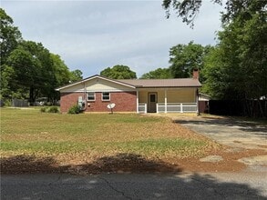 14 Lafayette Dr in Saraland, AL - Foto de edificio - Building Photo