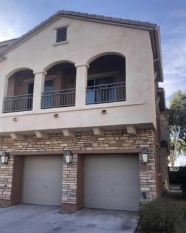 property at 356 N 169th Ave