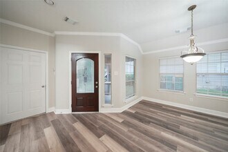 6 Valewood Pl in Conroe, TX - Building Photo - Building Photo