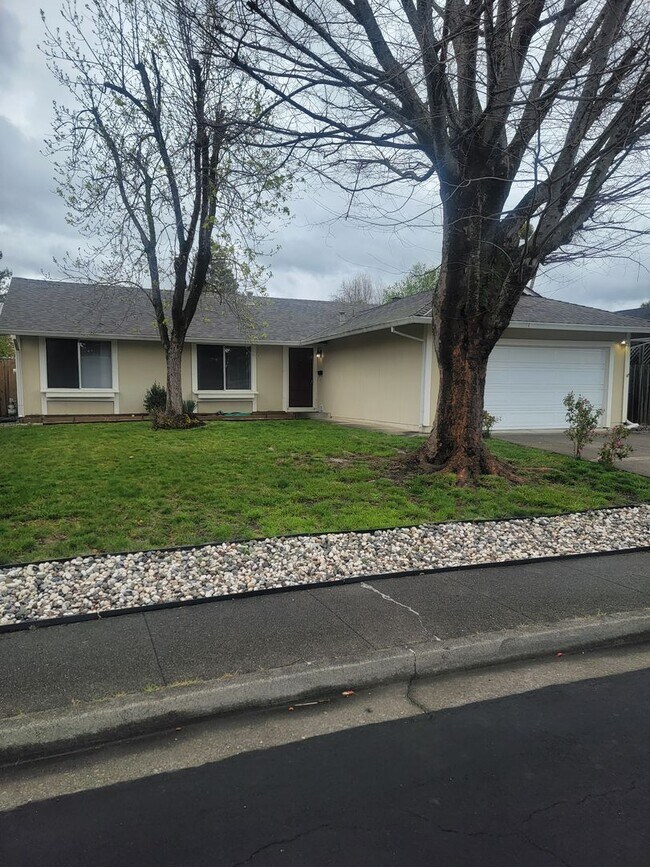 property at 8640 Laurelwood Dr