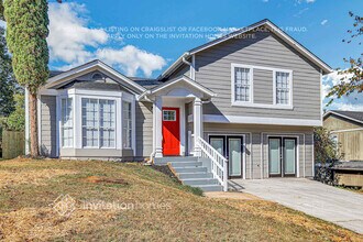 2071 W Morgan's Bluff Ct in Lithonia, GA - Building Photo - Building Photo