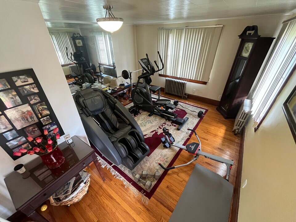75 Brefni St, Unit 1 in Amityville, NY - Building Photo