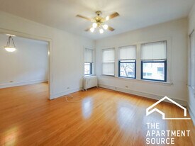 1456 W Cornelia Ave in Chicago, IL - Building Photo