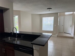425 Fountainhead Cir in Kissimmee, FL - Building Photo - Building Photo