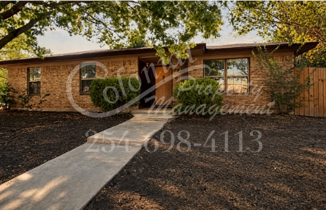1702 Topaz Rd