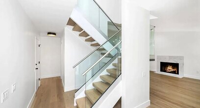 17163 Clemons Dr in Encino, CA - Building Photo - Building Photo