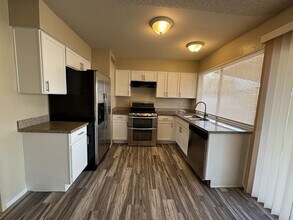 8738 W Becker Ln in Peoria, AZ - Building Photo - Building Photo