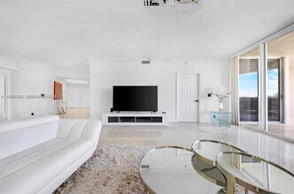 3200 N Ocean Blvd in Fort Lauderdale, FL - Foto de edificio - Building Photo