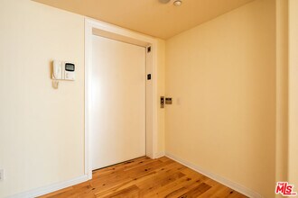 2030 S Bentley Ave in Los Angeles, CA - Building Photo - Building Photo