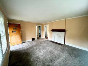 1708 Gregory Way in Bremerton, WA - Building Photo - Building Photo