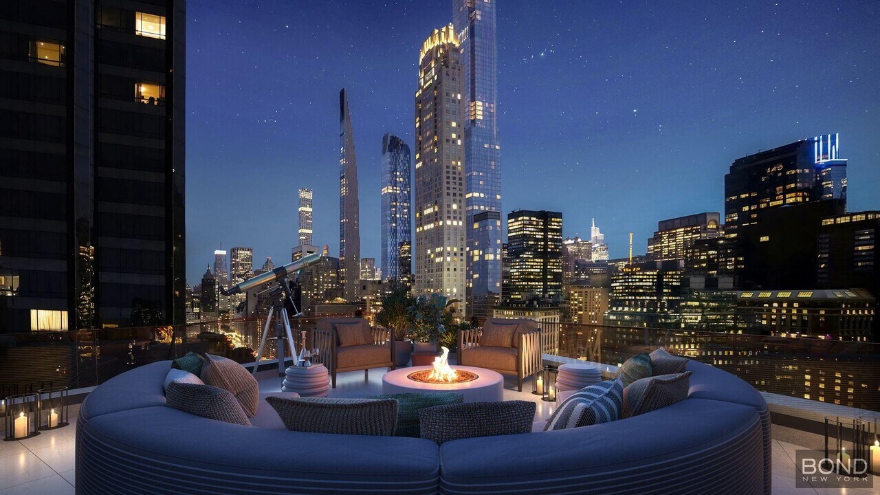 1 W 60th St in New York, NY - Building Photo